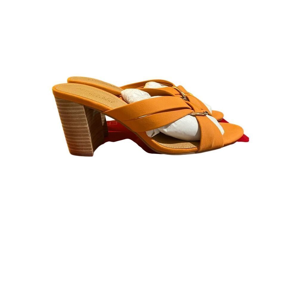 NIB Aerosoles women’s high water, peachy, orange, nubuck, leather sandals  9